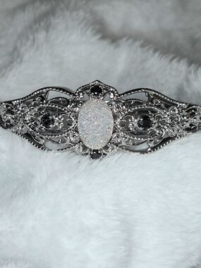 Silver Filigree Bracelet with Sparkling White Druzy Center